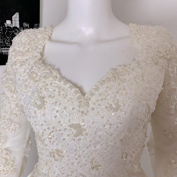 Mori Lee Vintage 80s 90s Beaded Sequins White and Ivory Wedding Dress Size 8 - Picture 3 of 16
